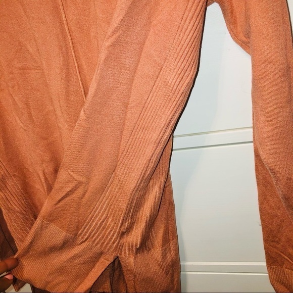 NWT Staccato Coral Crewneck Sweater Size Small - Picture 5 of 8